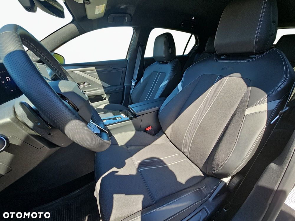 Opel Astra 1.2 T GS S&S - 12