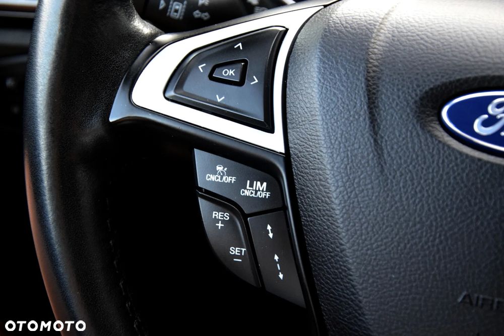 Ford Mondeo - 36