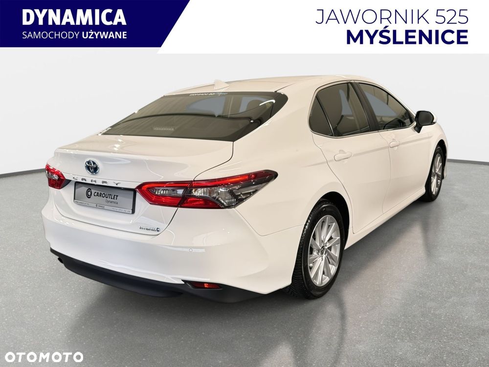 Toyota Camry - 9