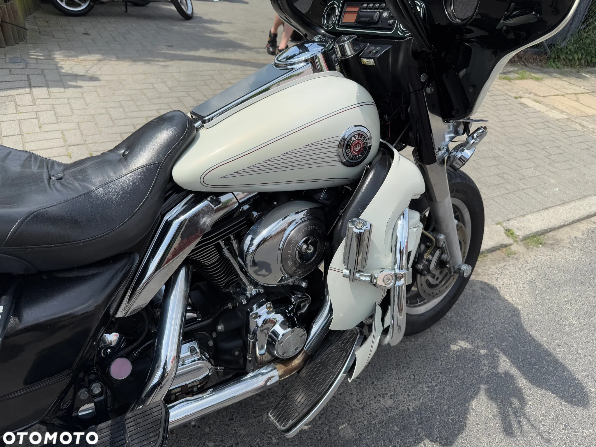 Harley-Davidson FLH Electra Glide - 26