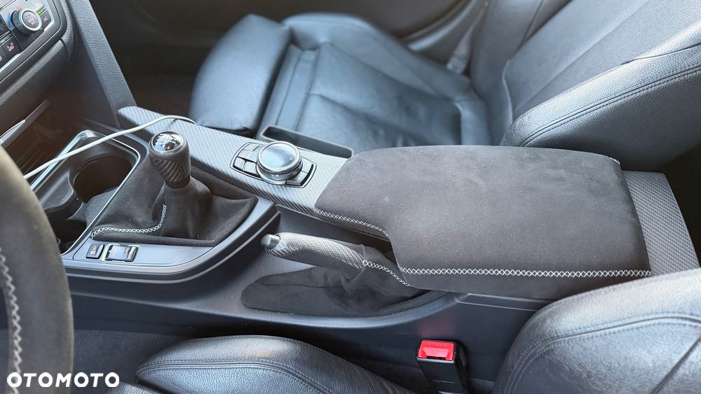 BMW Seria 3 335i M Sport - 11