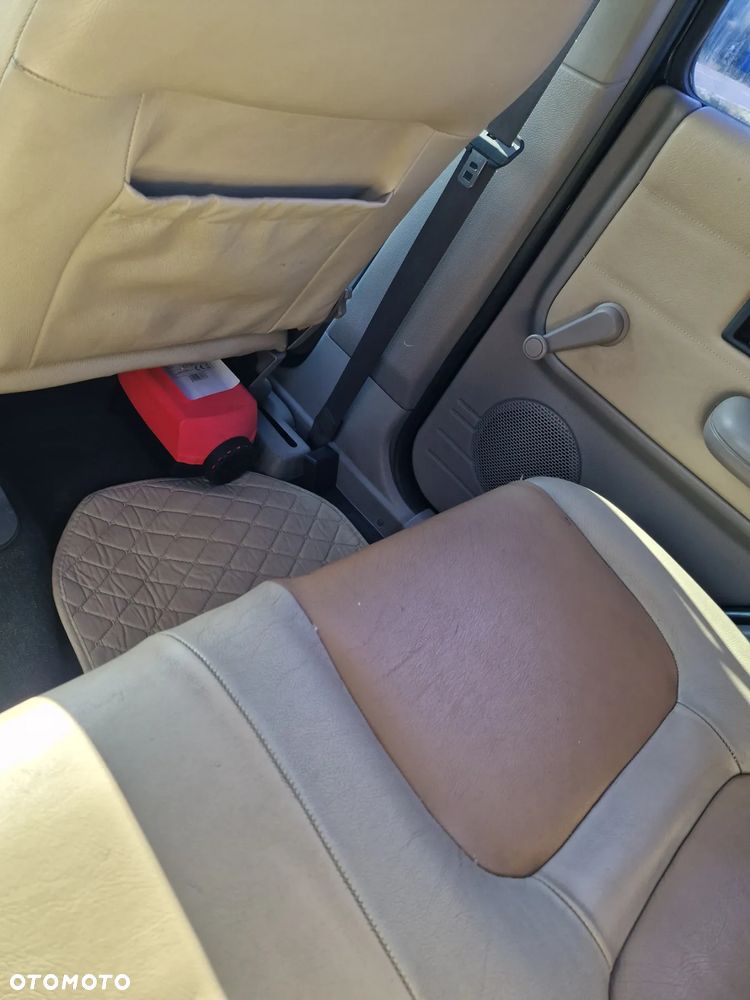 Land Rover Freelander 2.0 D - 8