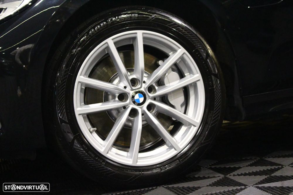 BMW 330 e Touring Line Sport Auto - 4