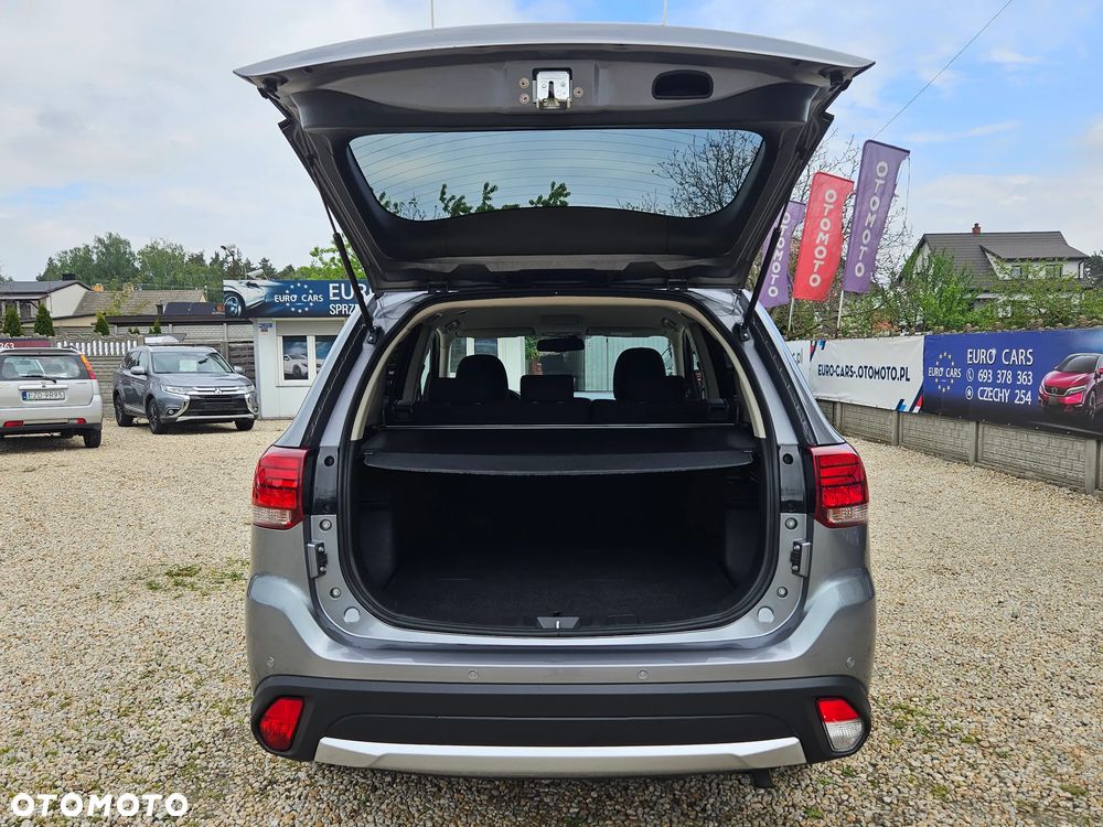 Mitsubishi Outlander 2.0 2WD Diamant - 17