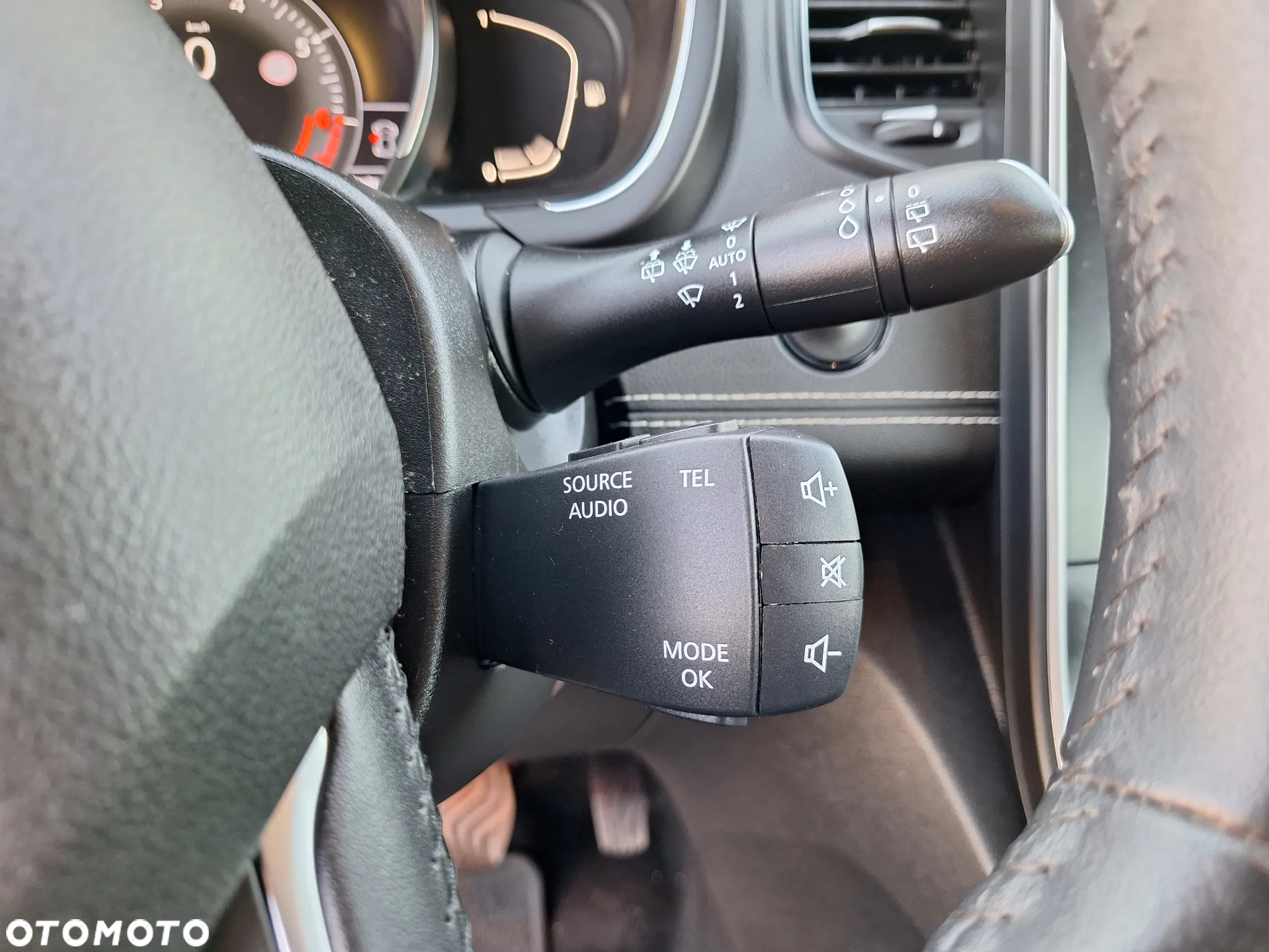 Renault Grand Scenic - 12
