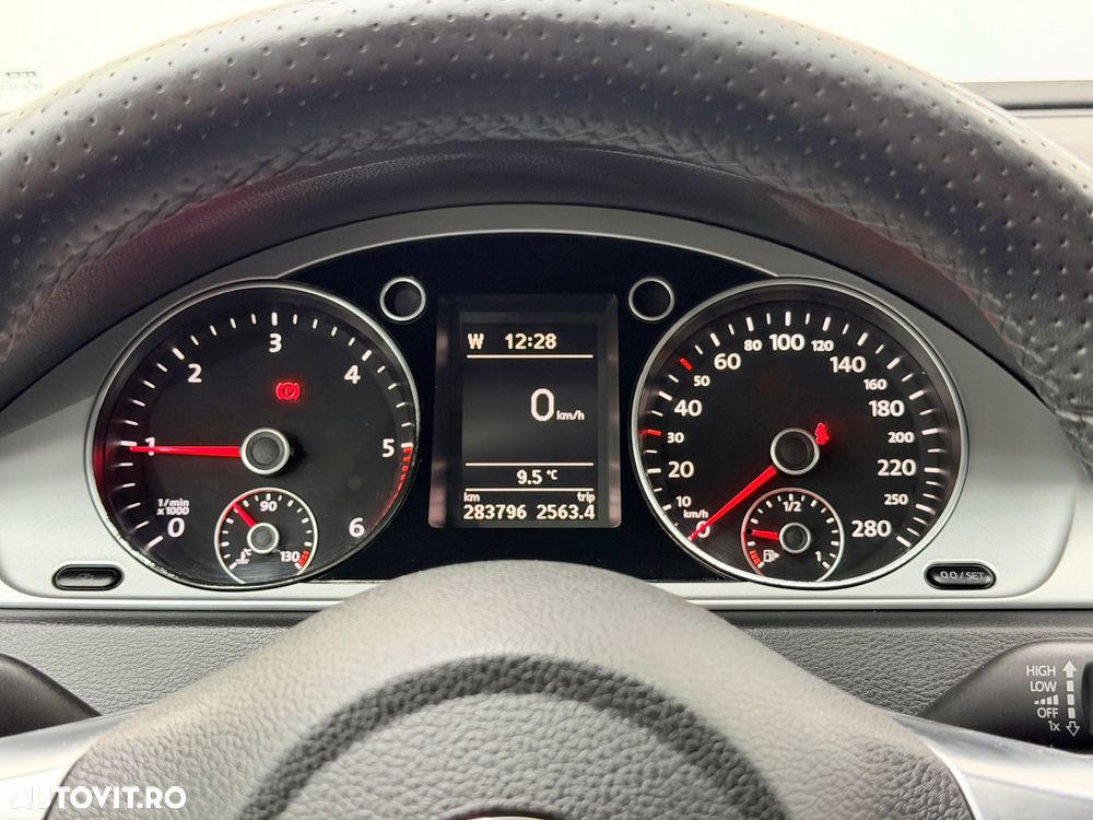 Volkswagen Passat CC 2.0 TDI BlueMotion Technology Exclusive - 31