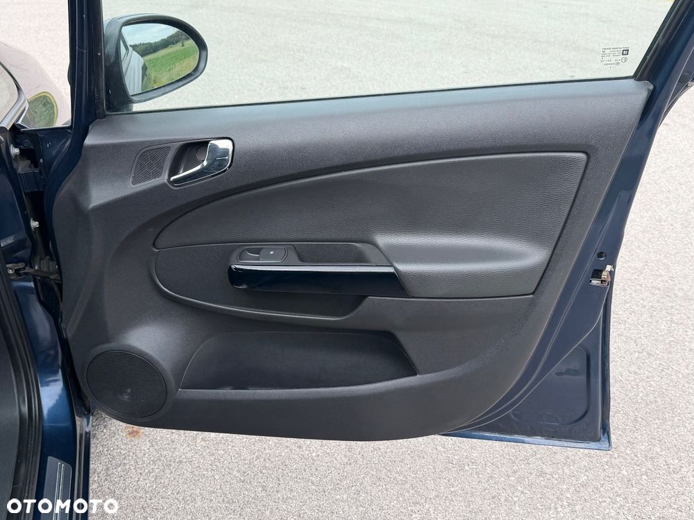 Opel Corsa 1.2 16V Cosmo - 22