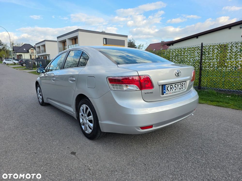 Toyota Avensis 1.8 Multidrive S Comfort - 4