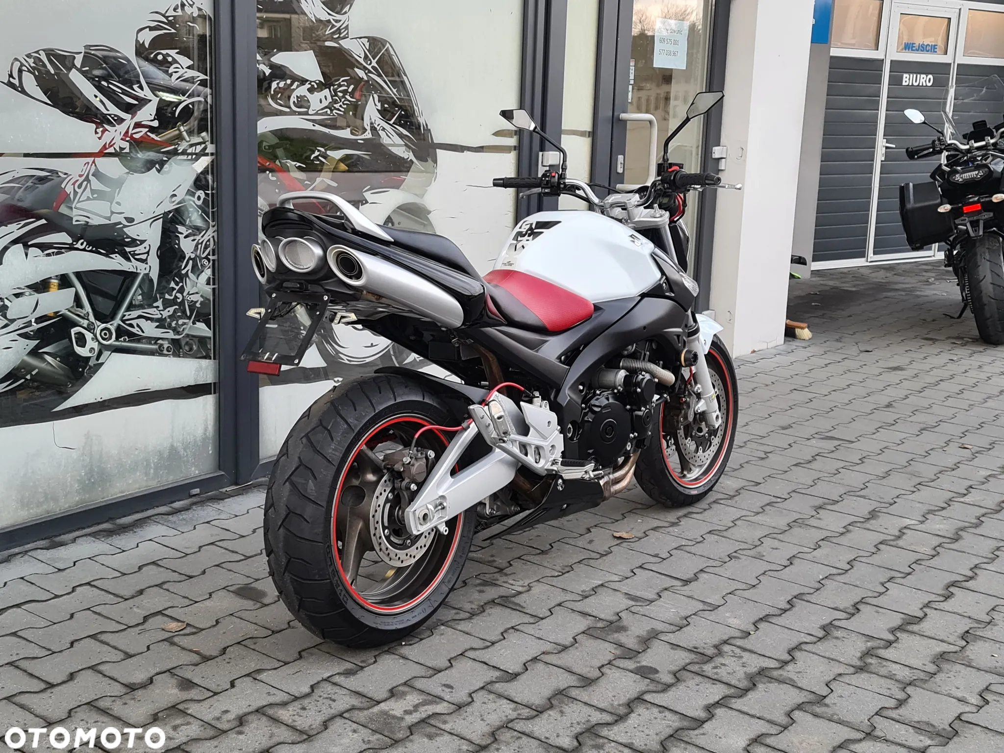 Suzuki GSR - 15