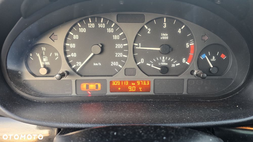 BMW Seria 3 320d - 28