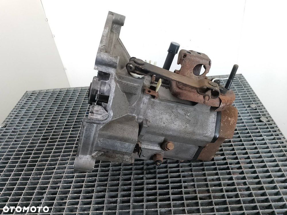 SKRZYNIA BIEGÓW MANUALNA TATA INDICA 26103804 1.4 SI - 5