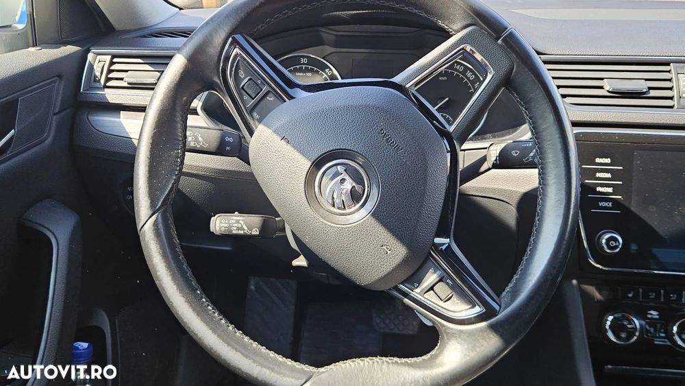 Skoda Superb 2.0 TDI DSG Premium Edition - 21