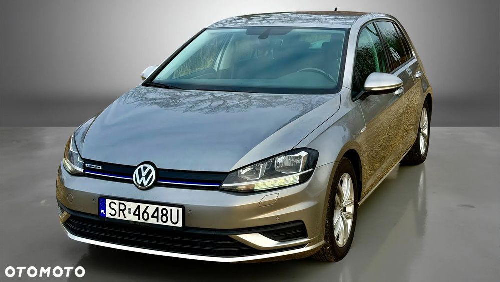 Volkswagen Golf - 2