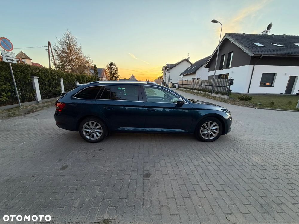 Skoda Superb 2.0 TDI SCR Ambition DSG - 4