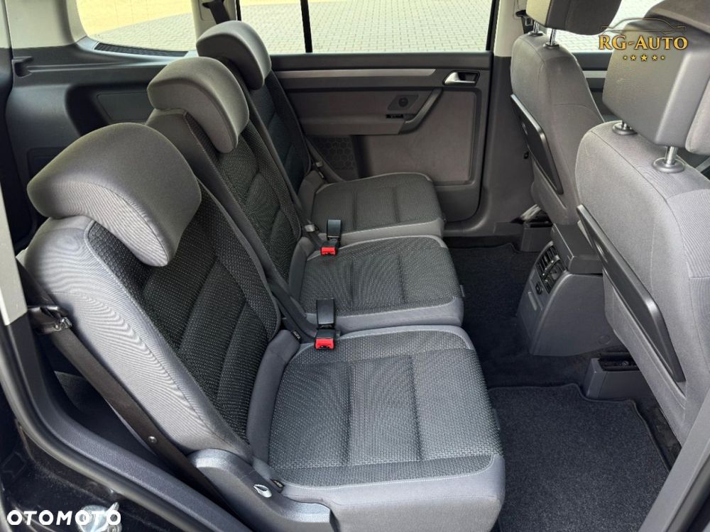 Volkswagen Touran - 36