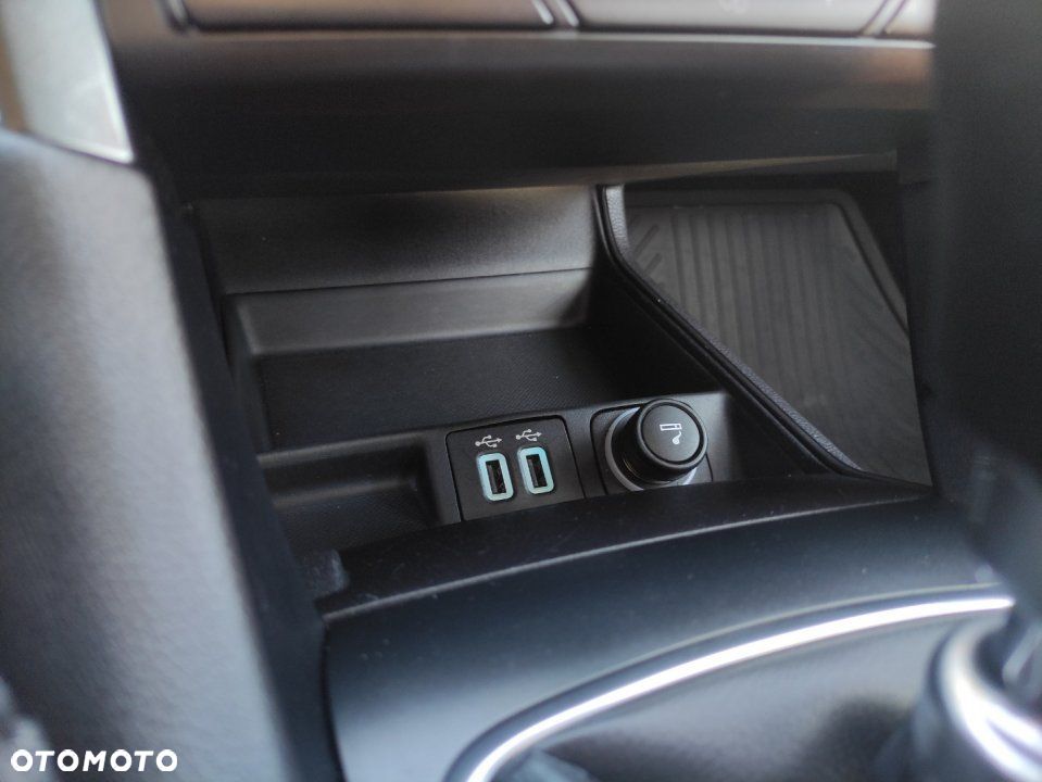 Ford Mondeo - 29