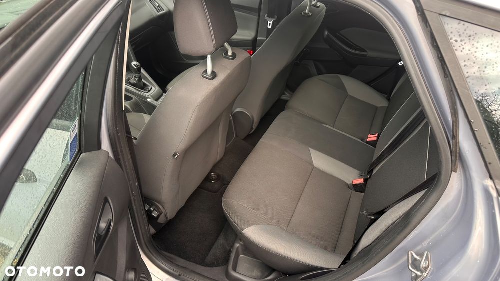 Ford Focus 1.6 Ambiente - 14