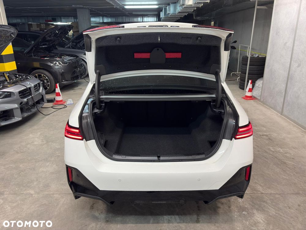 BMW Seria 5 520d mHEV M Sport - 8