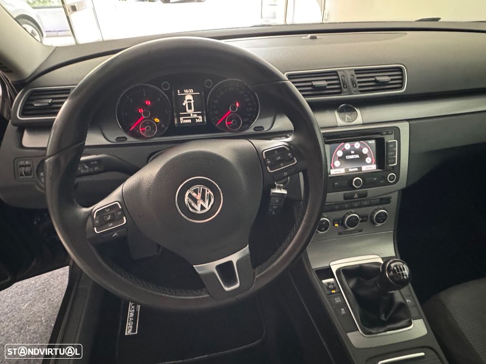 VW Passat 1.6 TDI Trendline - 26