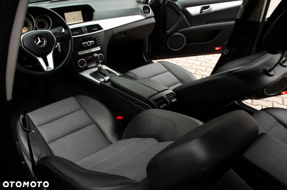 Mercedes-Benz Klasa C 180 Kompressor Automatik - 24