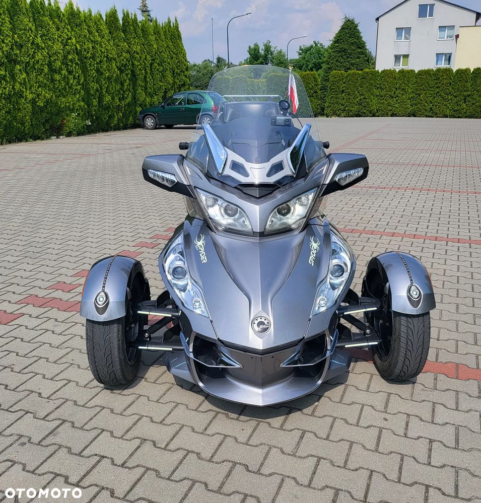 Can-Am Spyder - 12