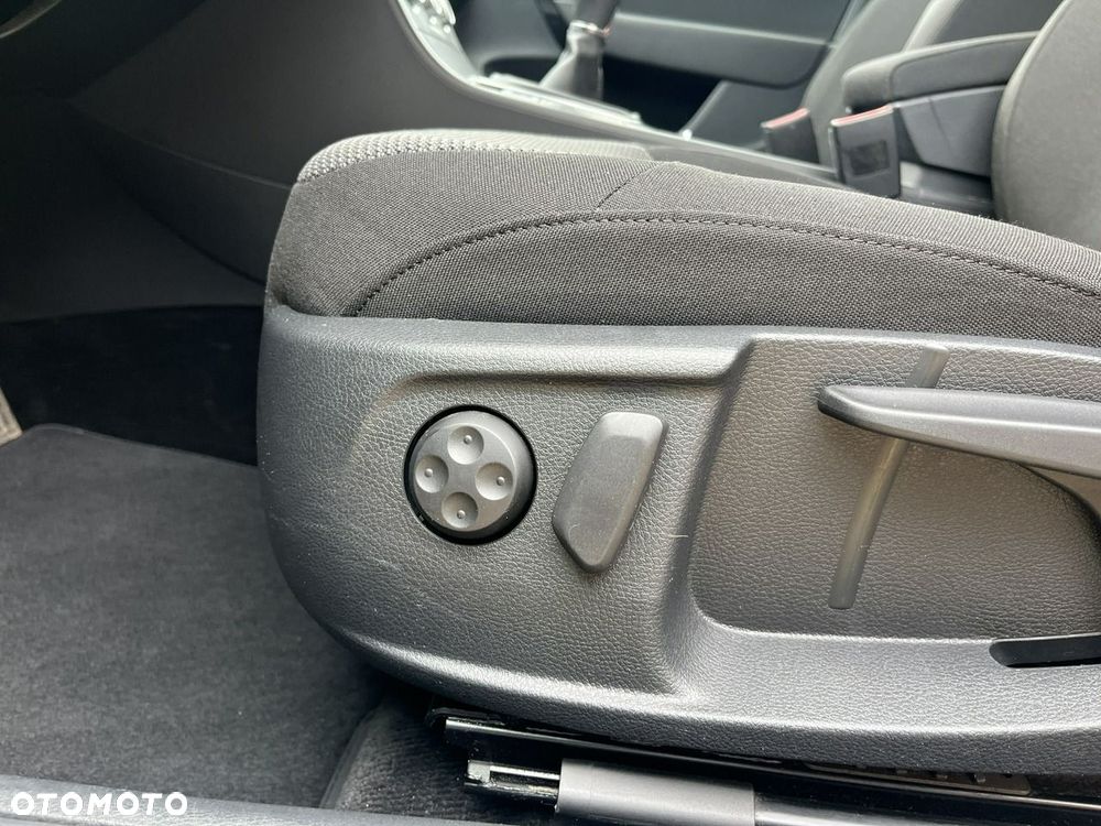 Volkswagen Passat - 29
