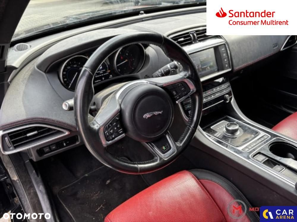 Jaguar XE - 27