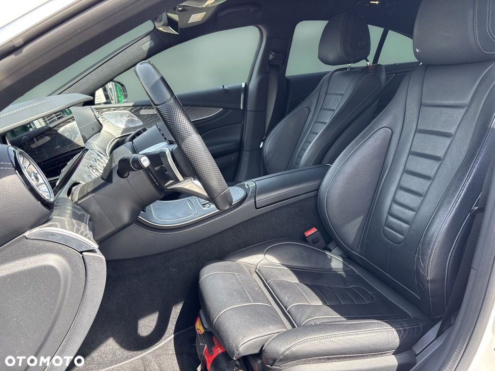 Mercedes-Benz CLS 300 d 4-Matic AMG - 16