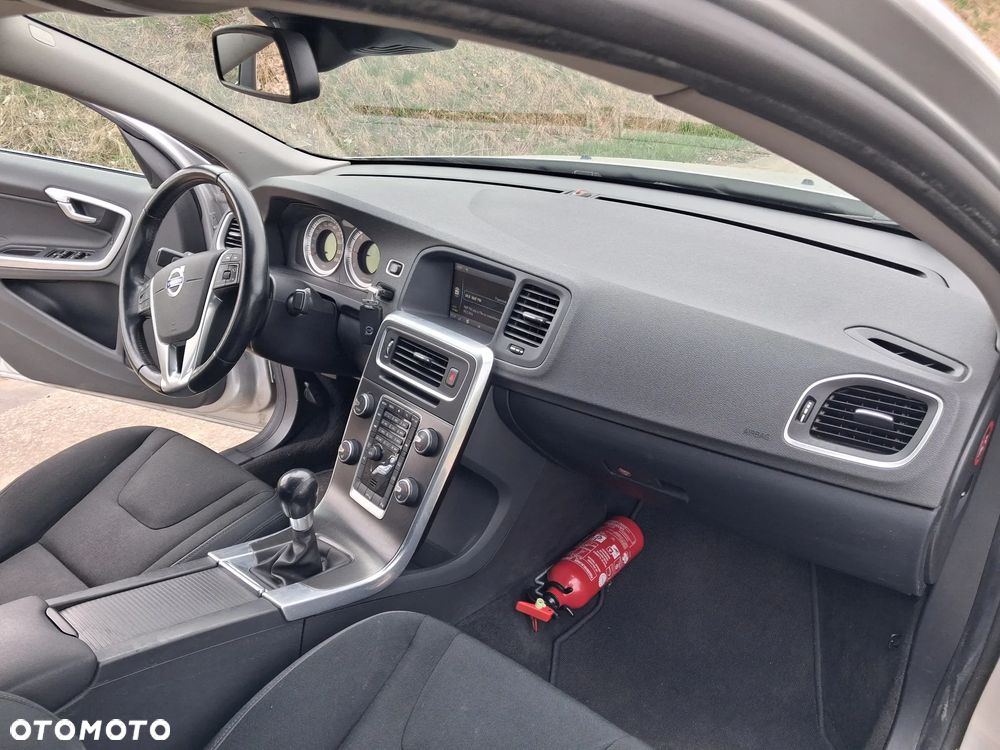 Volvo S60 D2 Edition - 8