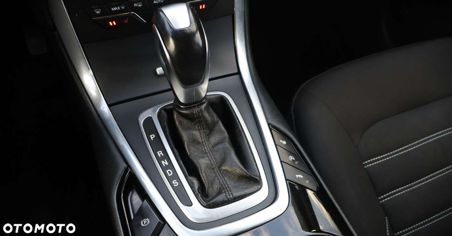 Ford Galaxy - 26