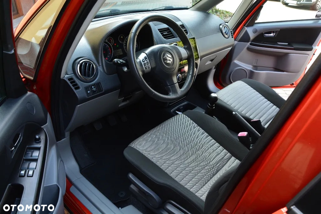 Suzuki SX4 1.6 Comfort Plus - 6