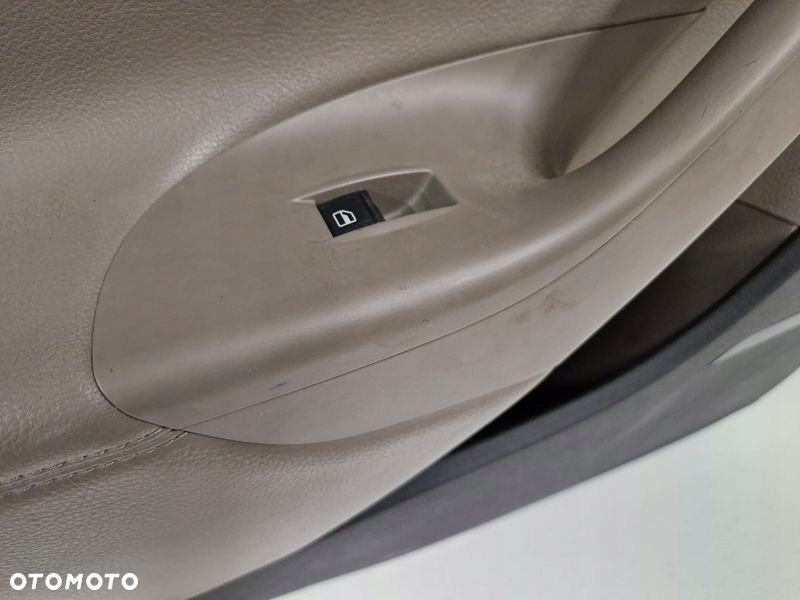 VW PASSAT B6 KOMBI BOCZEK DRZWI LEWY TYŁ TYLNY TAPICERKA SKÓRA ROLETA - 2