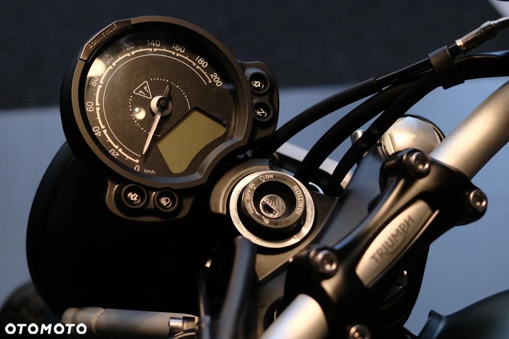 Triumph Scrambler - 7