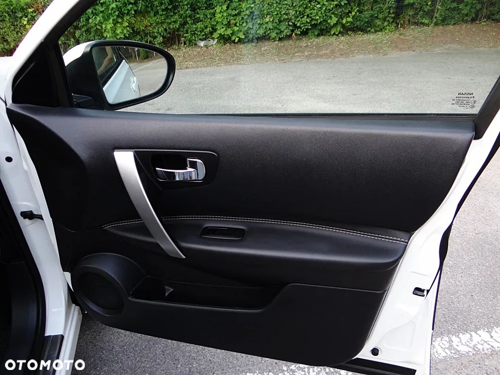 Nissan Qashqai 2.0 lounge - 34