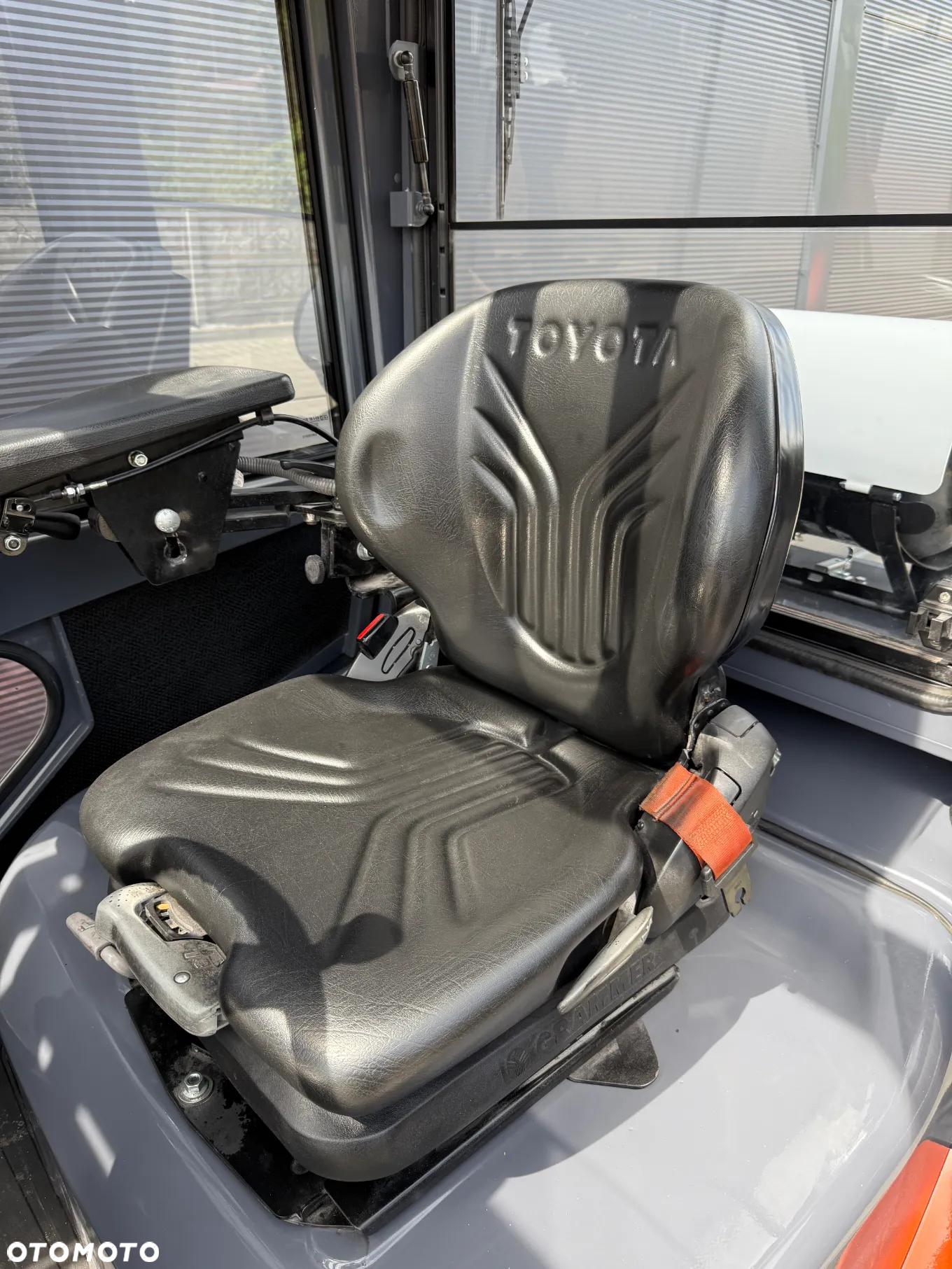 Toyota 02-8FGF25 - 8