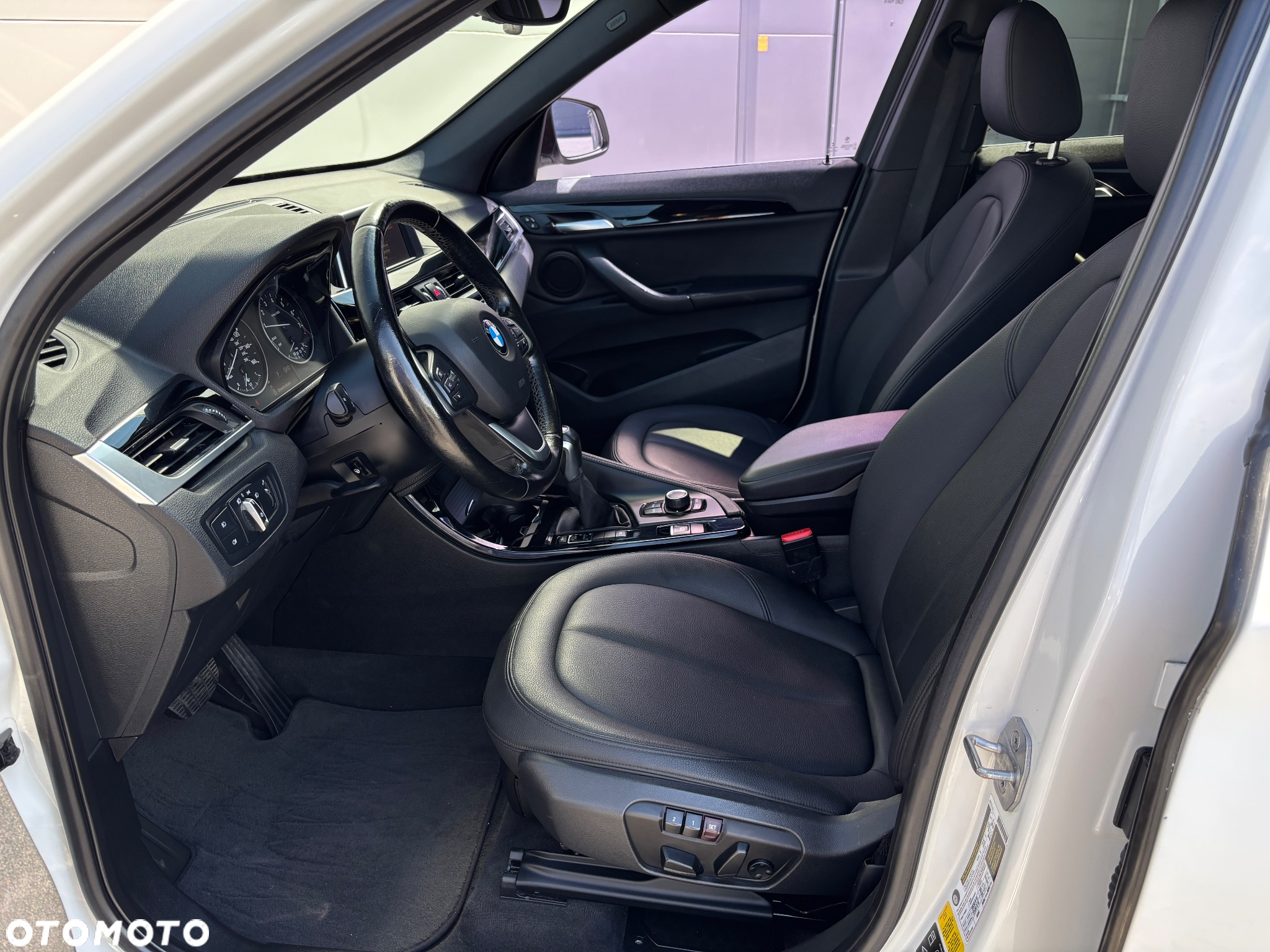 BMW X1 xDrive28i xLine - 12