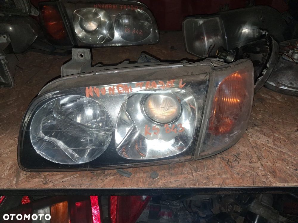 Reflektor LAMPA PRZÓD LEWY LEWA  HYUNDAI TRAJET - 1