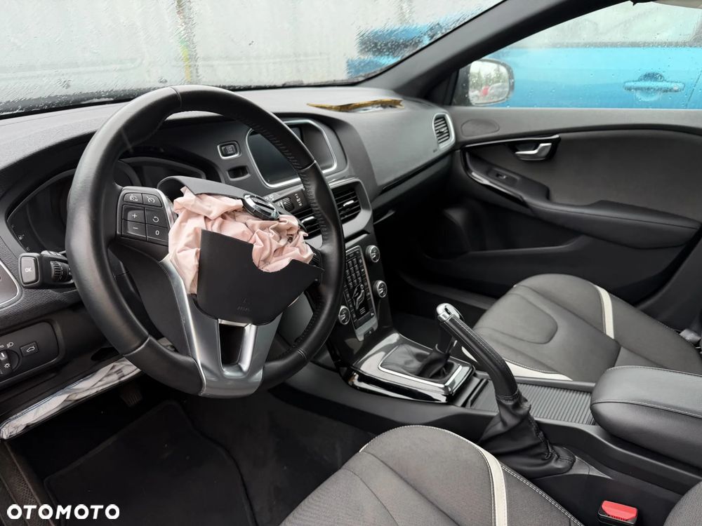 Volvo V40 T2 Momentum - 7