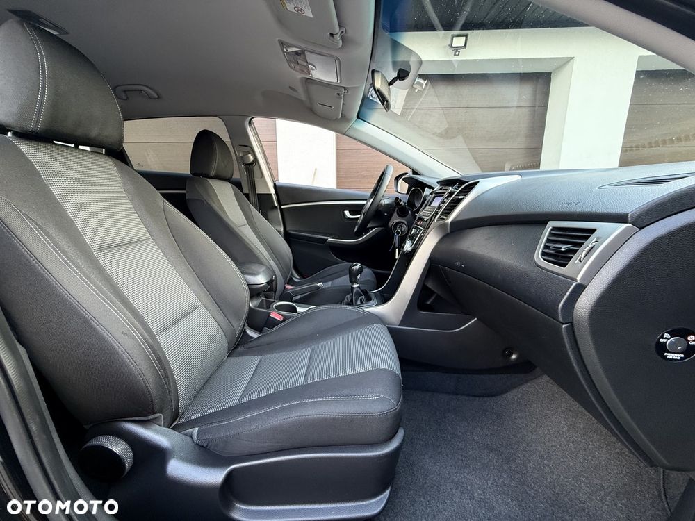 Hyundai i30 i30cw 1.6 Fifa World Cup Edition - 28