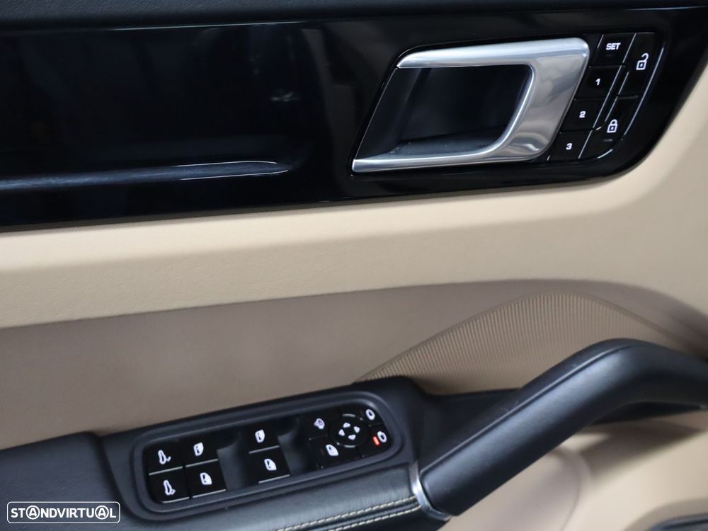 Porsche Cayenne Platinum Edition - 26