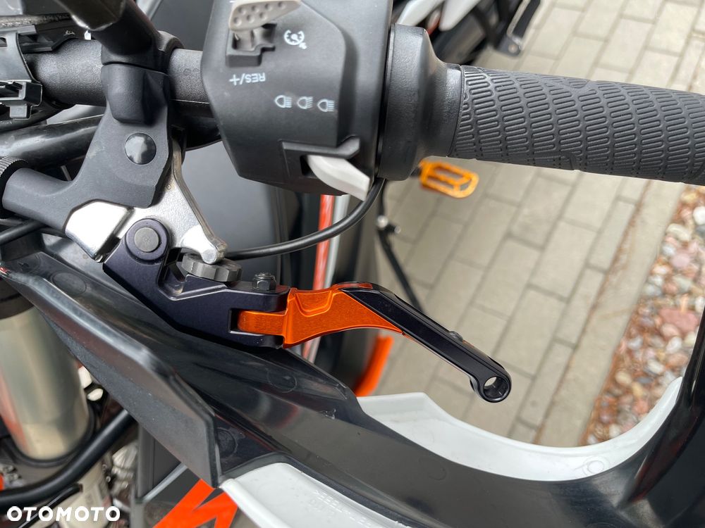 KTM Adventure 890 - 18