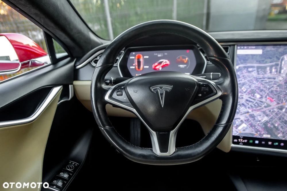 Tesla Model S - 26