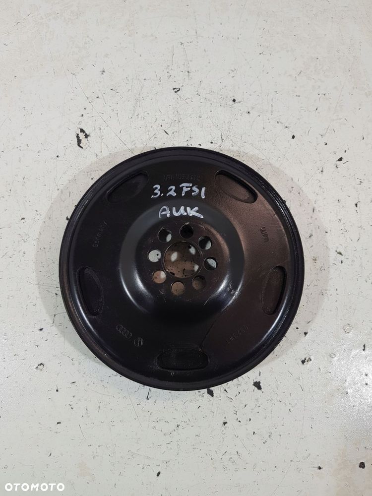 koło pasowe 06e105251c vw audi a6 c6 a4 3.2 fsi - 1