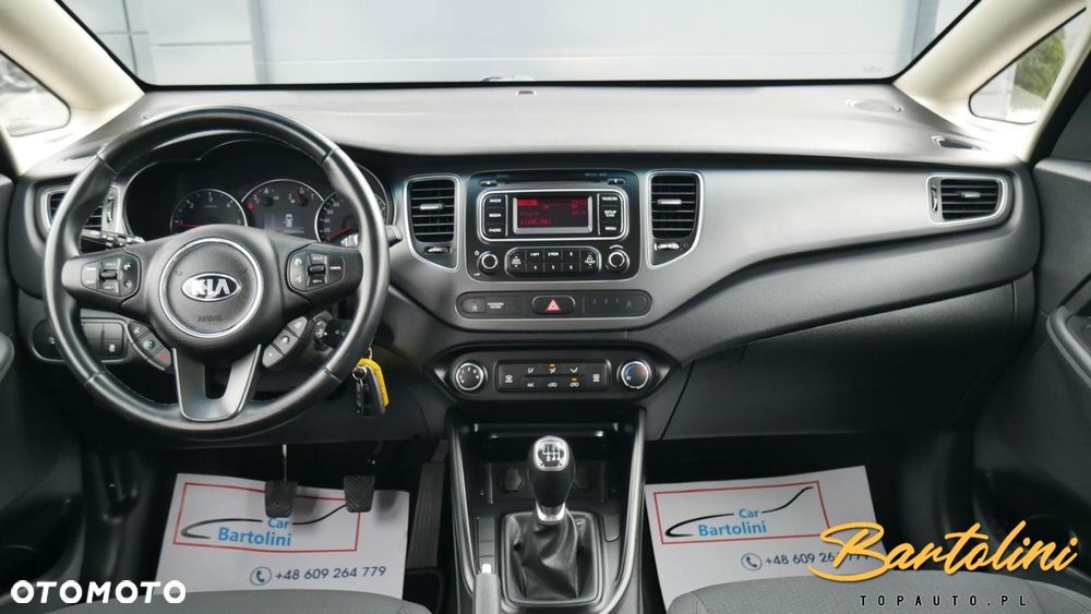 Kia Carens - 10