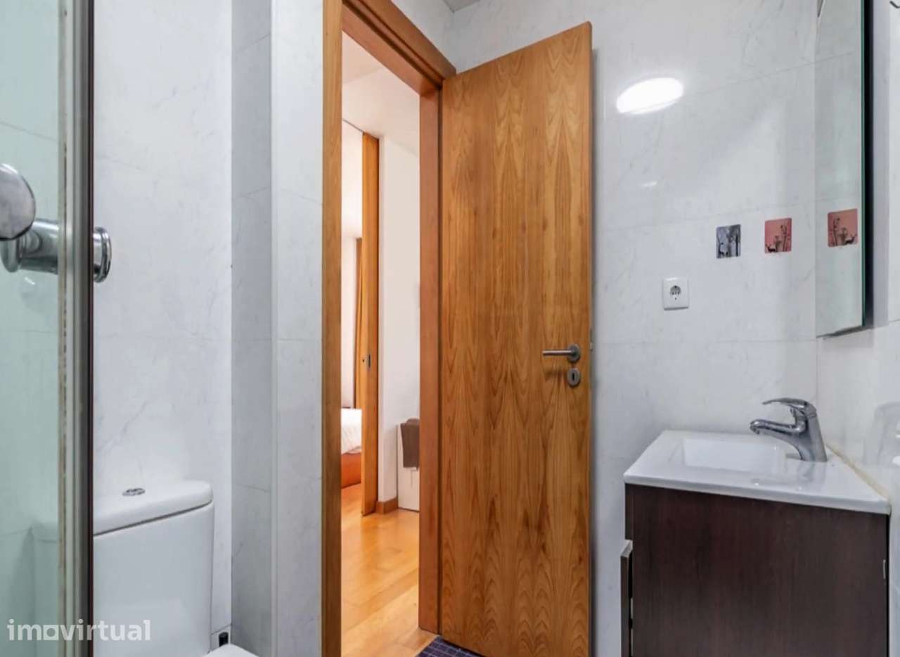 Apartamento T1 com varanda e ar condicionado Bonfim, Porto - Grande imagem: 3/12