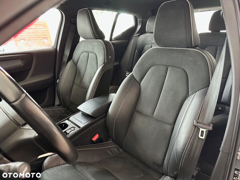 Volvo XC 40 T3 R-Design - 11