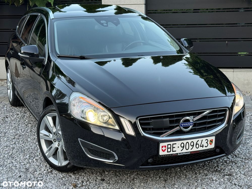 Volvo V60 T6 AWD Geartronic Momentum - 5