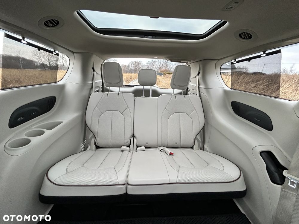 Chrysler Pacifica - 14