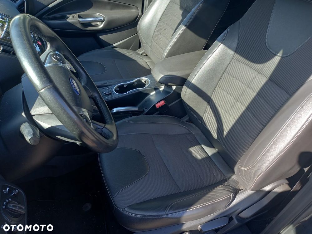 Ford Kuga 2.0 TDCi 4x4 Titanium - 12