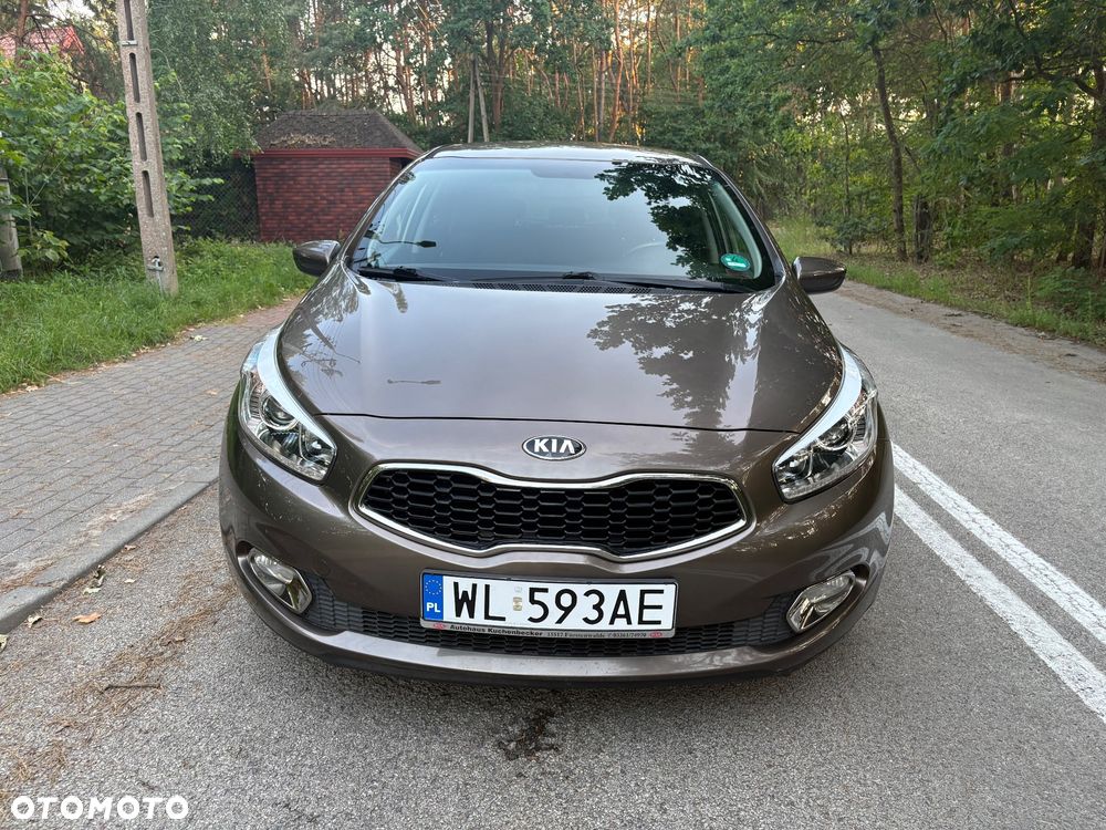 Kia Ceed 1.6 GDI L Business Line - 16